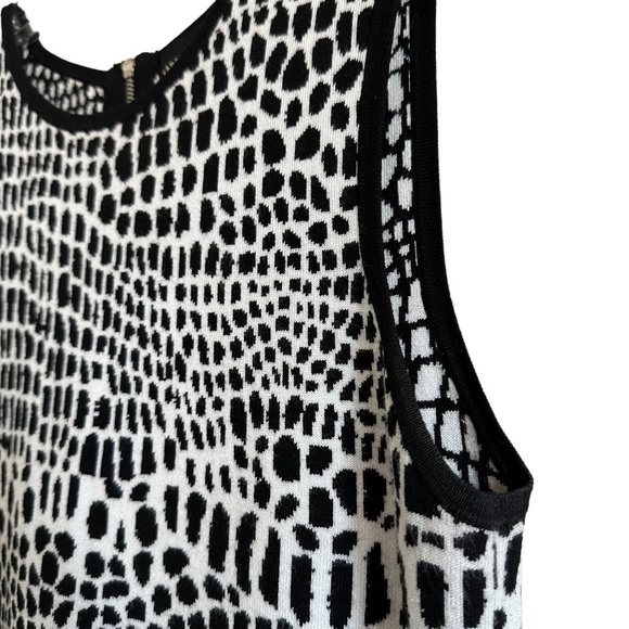 Karen Millen Fit & Flare Knit Sweater Dress Black & White Sz 4 - Picture 3 of 14